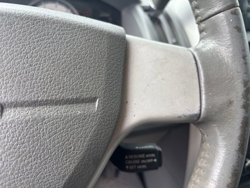 Used 2010 Dodge Grand Caravan SXT FWD image 17