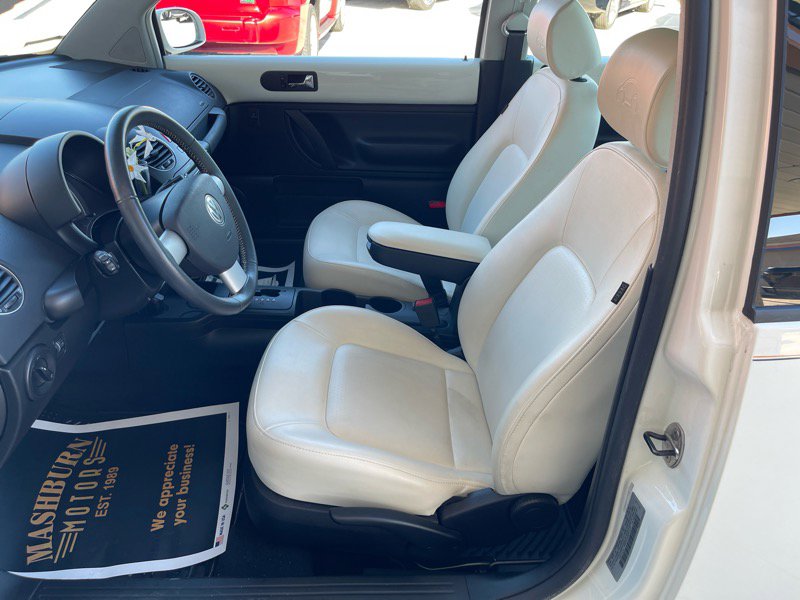 Used 2008 Volkswagen Beetle S image 21