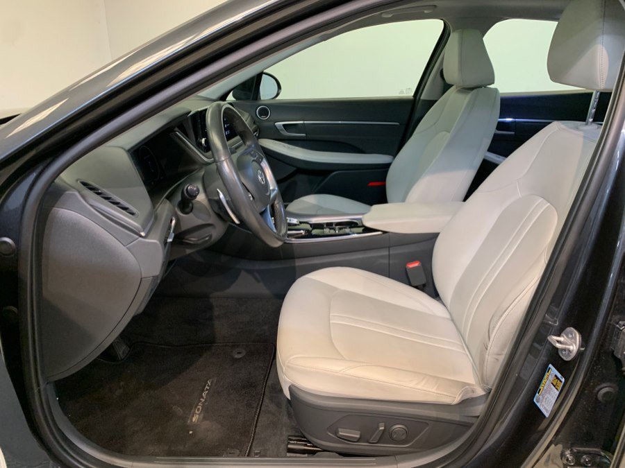 Used 2023 Hyundai Sonata Limited w/ Cargo Package FWD image 8