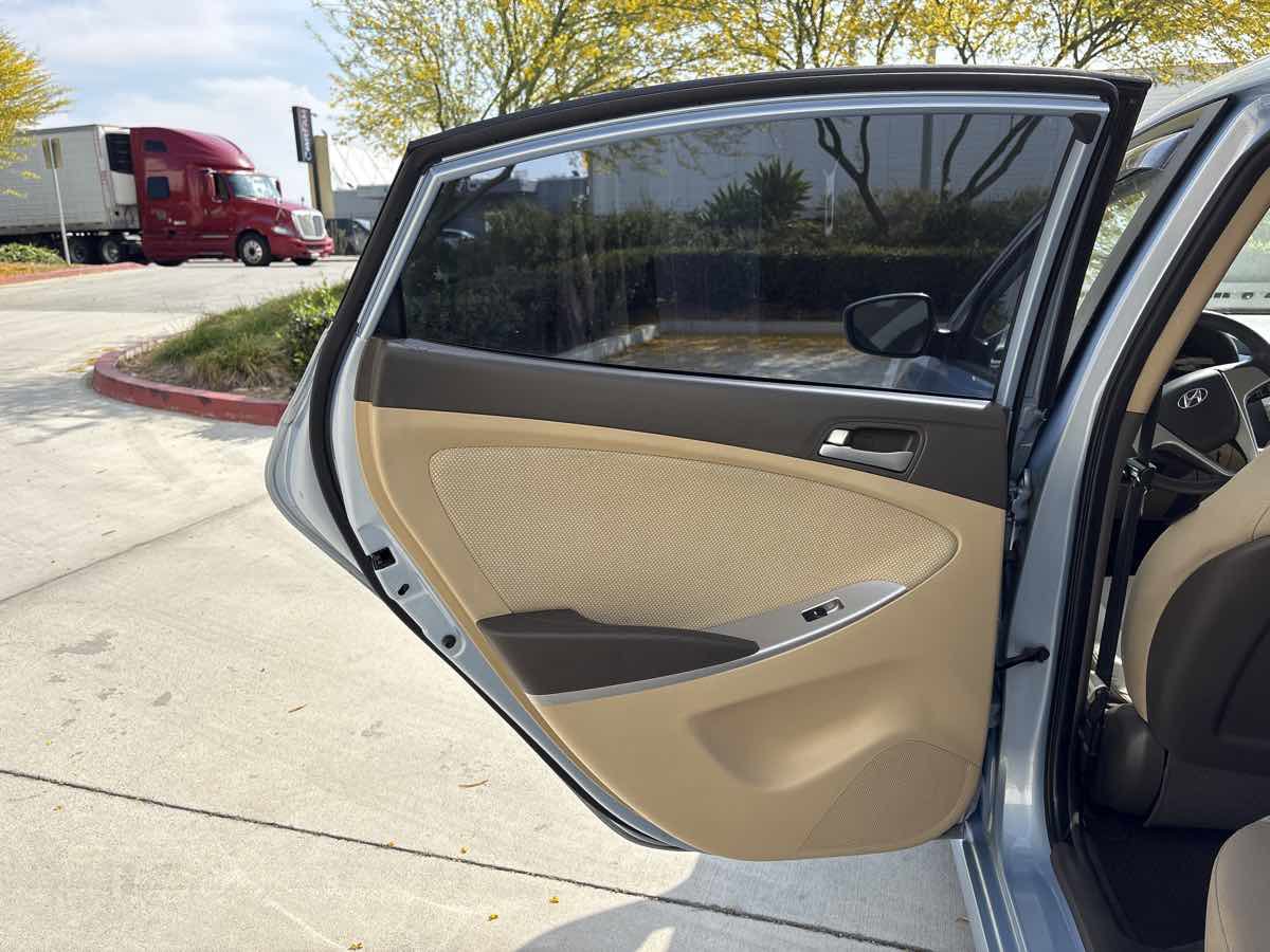 Used 2013 Hyundai Accent GLS FWD image 11