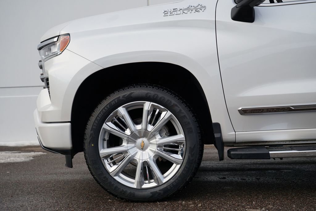 Used 2022 Chevrolet Silverado 1500 High Country w/ High Country Premium Package image 11