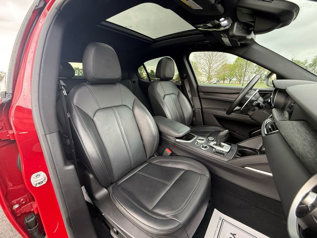 Used 2022 Alfa Romeo Stelvio Sprint image 18