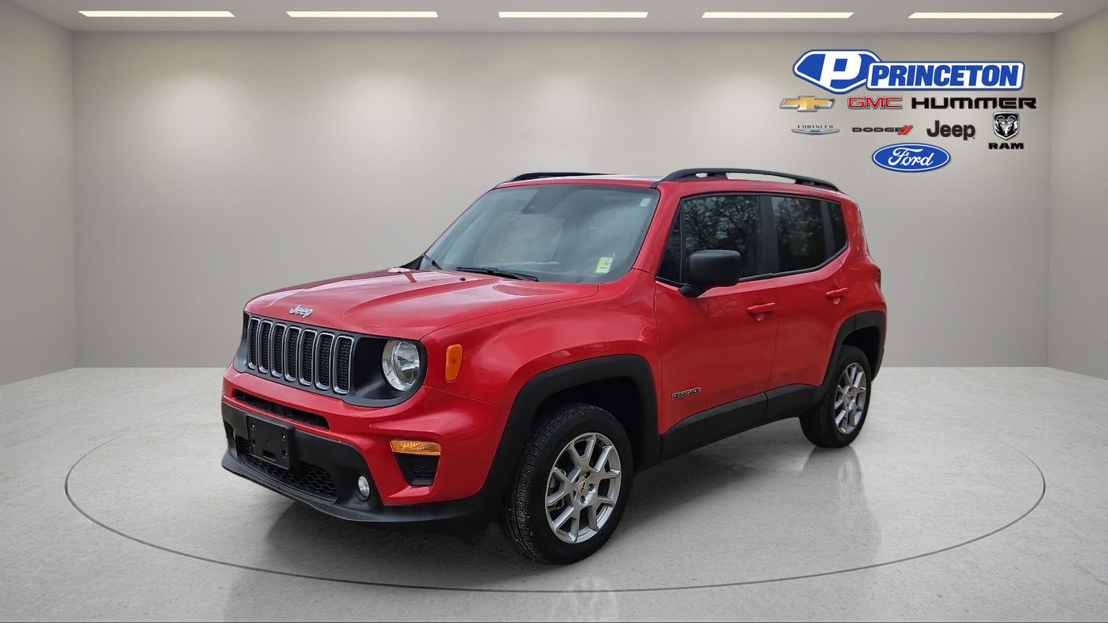 Used 2023 Jeep Renegade Latitude w/ Sun & Fun Group AWD/4WD image 3