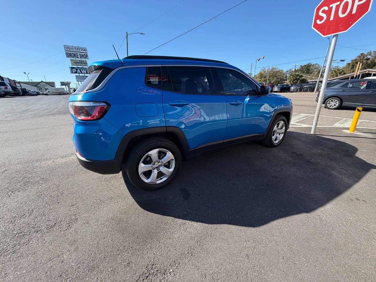 Used 2019 Jeep Compass Latitude FWD image 13