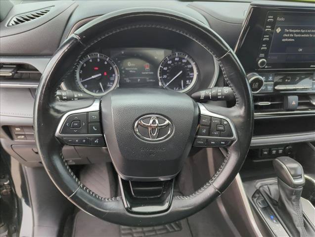 Used 2021 Toyota Highlander XSE FWD image 24