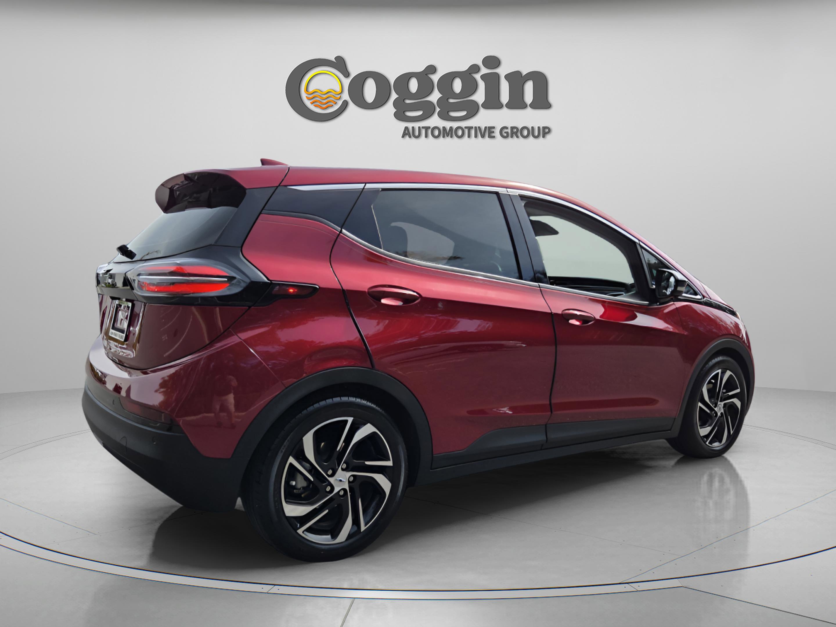Certified 2023 Chevrolet Bolt LT w/ Infotainment Package FWD image 5