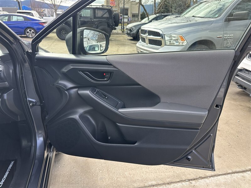 Used 2025 Subaru Crosstrek 2.0i Premium AWD/4WD image 15