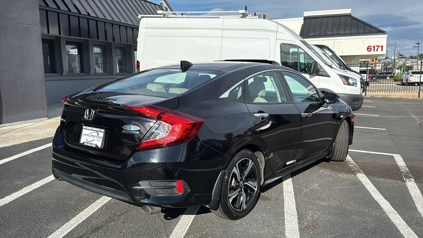 Used 2018 Honda Civic Touring image 3