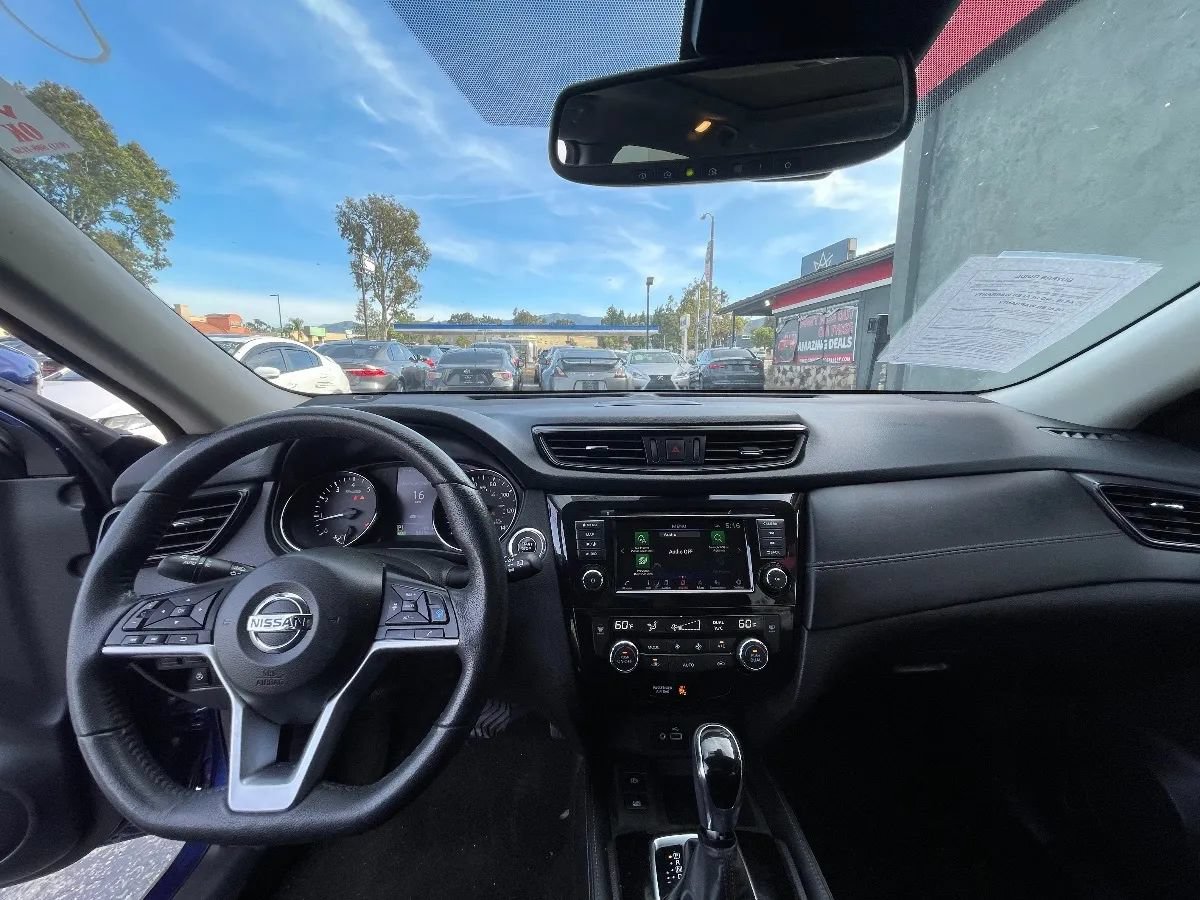 Used 2019 Nissan Rogue SL w/ Premium Package FWD image 9