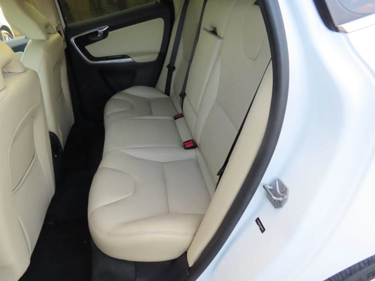 Used 2016 Volvo XC60 T6 w/ Protection Package AWD/4WD image 13