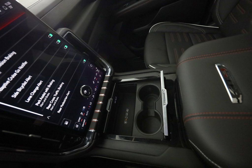 Used 2025 GMC Yukon AT4 Ultimate image 42