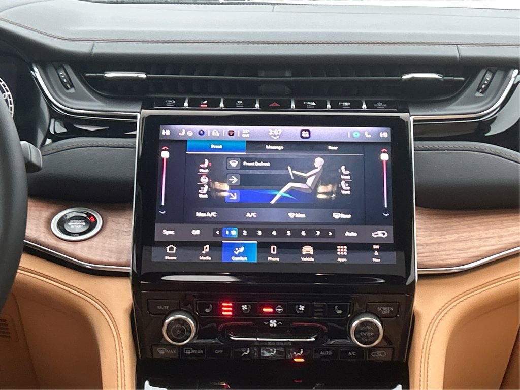 New 2025 Jeep Grand Cherokee Summit image 20