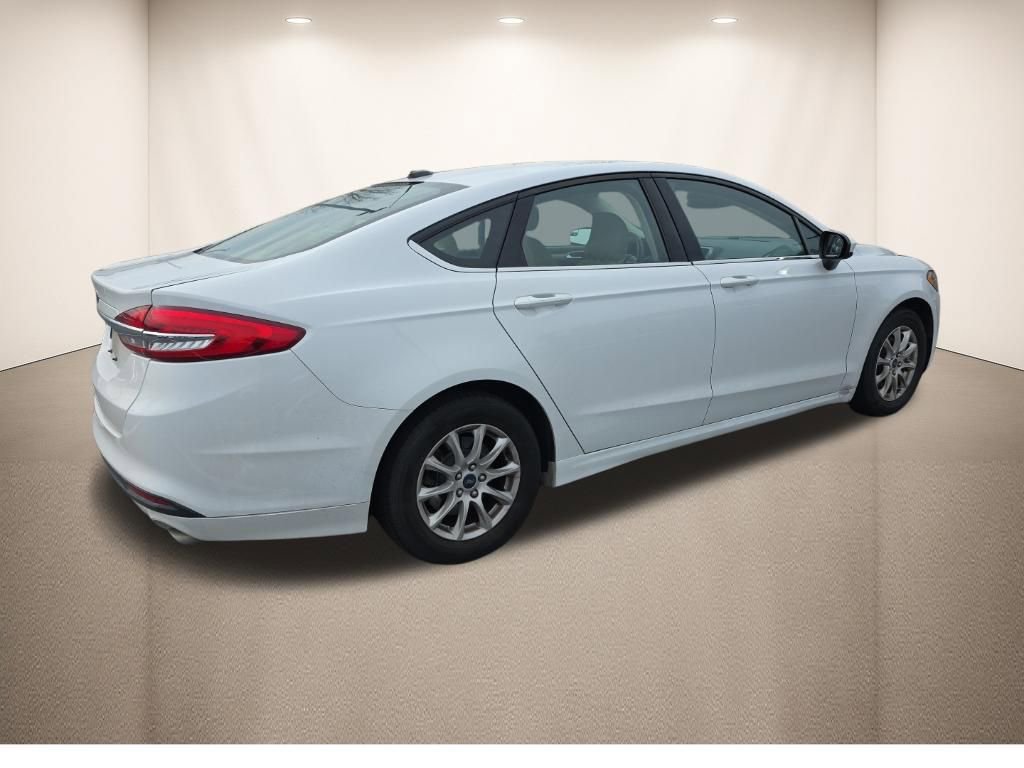 Used 2017 Ford Fusion S image 4