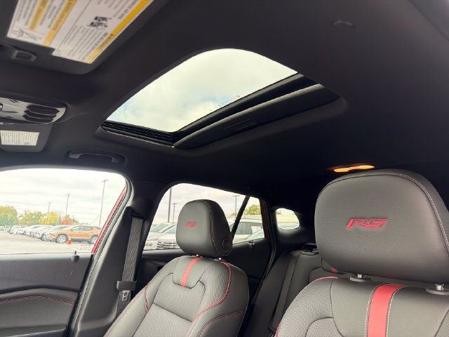 Certified 2024 Chevrolet Trax RS w/ Sunroof Package FWD image 24