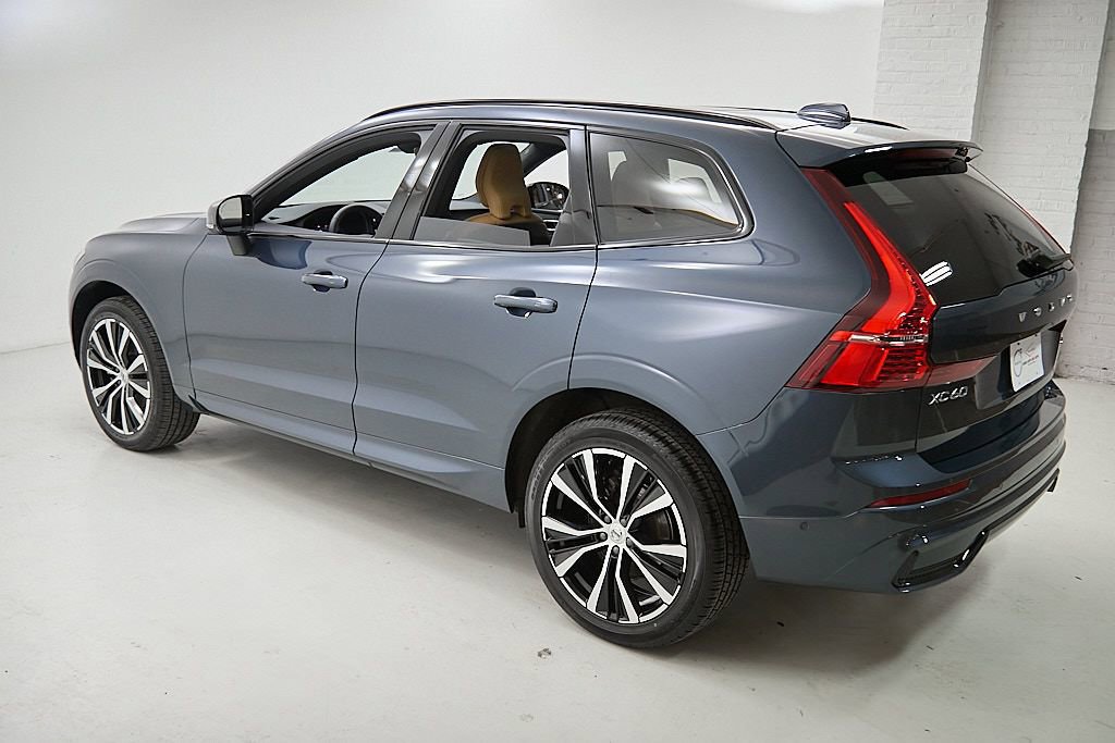 Certified 2025 Volvo XC60 B5 Ultra image 5
