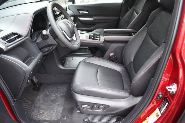 New 2026 Toyota Sienna XSE AWD/4WD image 7