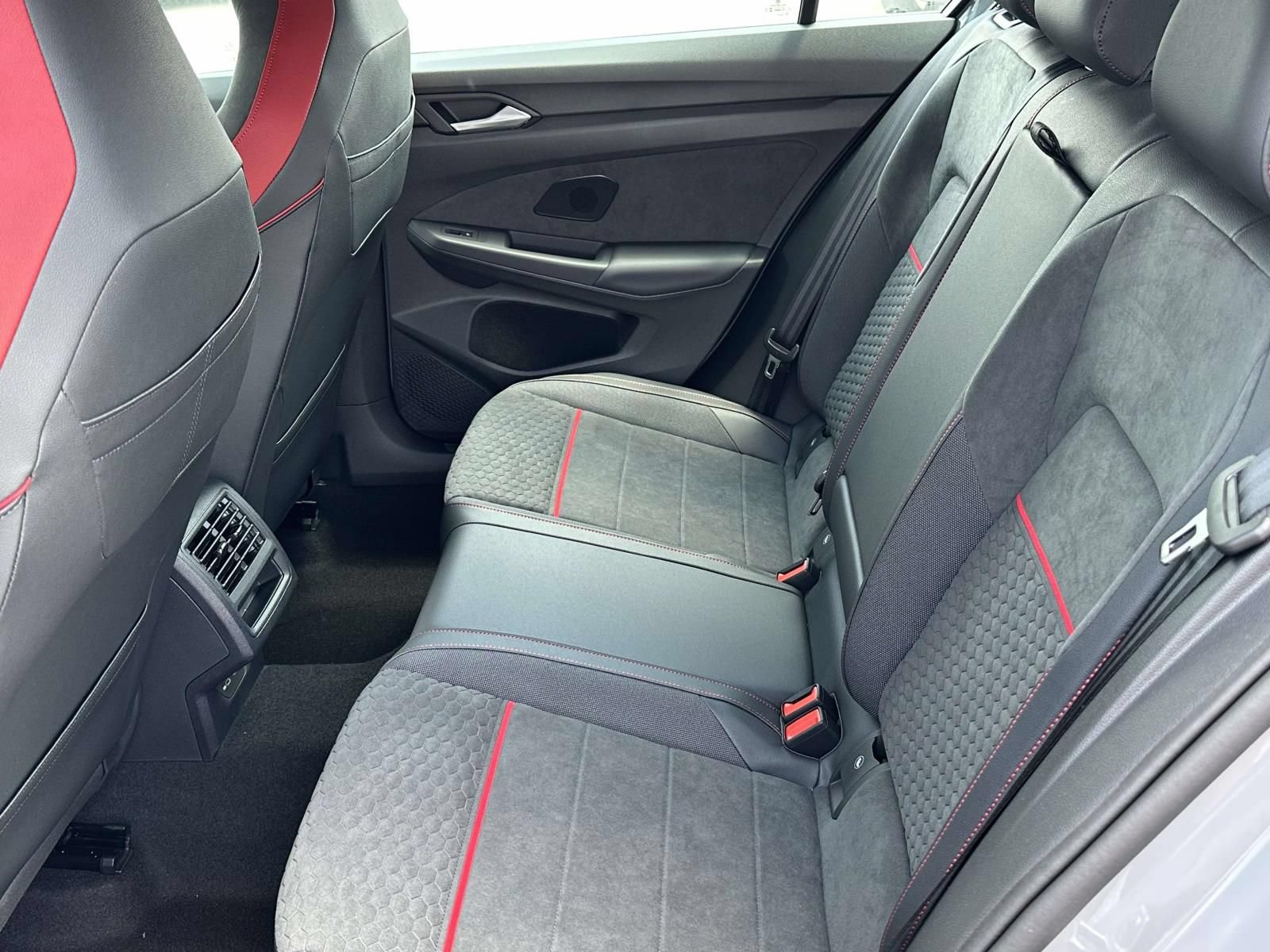 New 2026 Volkswagen GTI SE FWD image 13