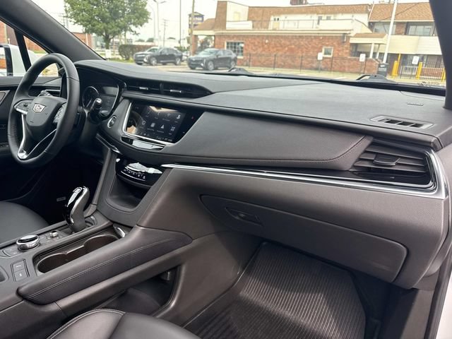 Certified 2024 Cadillac XT6 Luxury w/ LPO, Floor Liner Package AWD/4WD image 22