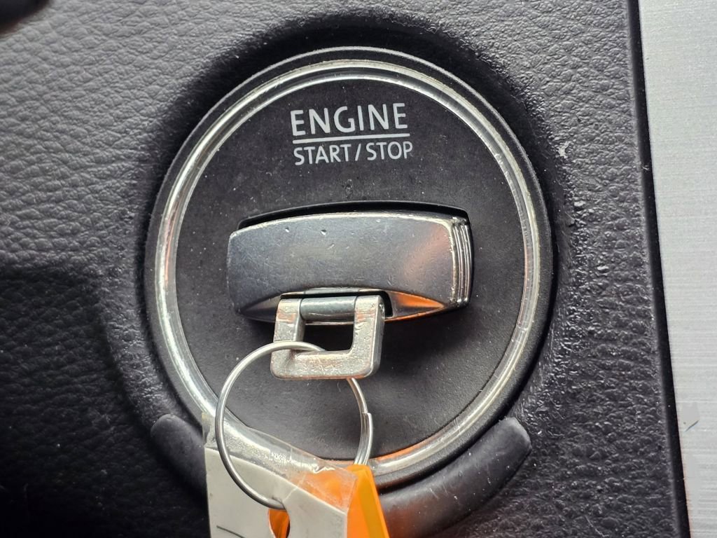 Used 2013 Volkswagen CC R-Line image 9