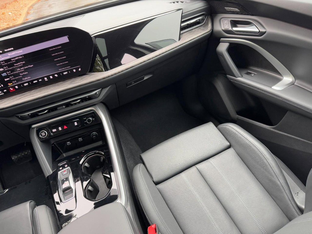 Used 2025 Audi Q5 Premium Plus w/ Premium Plus image 15