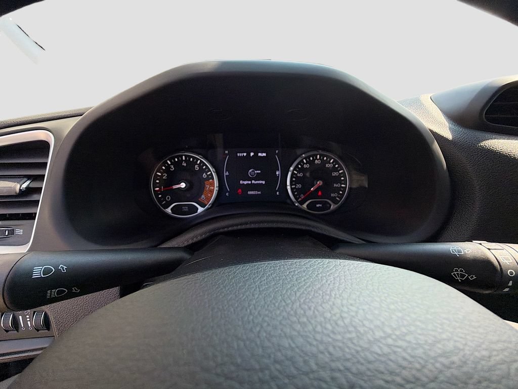 Used 2019 Jeep Renegade Latitude FWD image 38