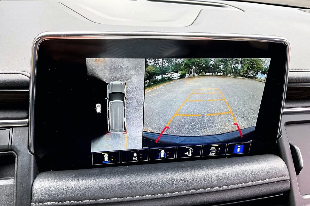 Used 2022 Chevrolet Tahoe Z71 w/ Luxury Package image 13