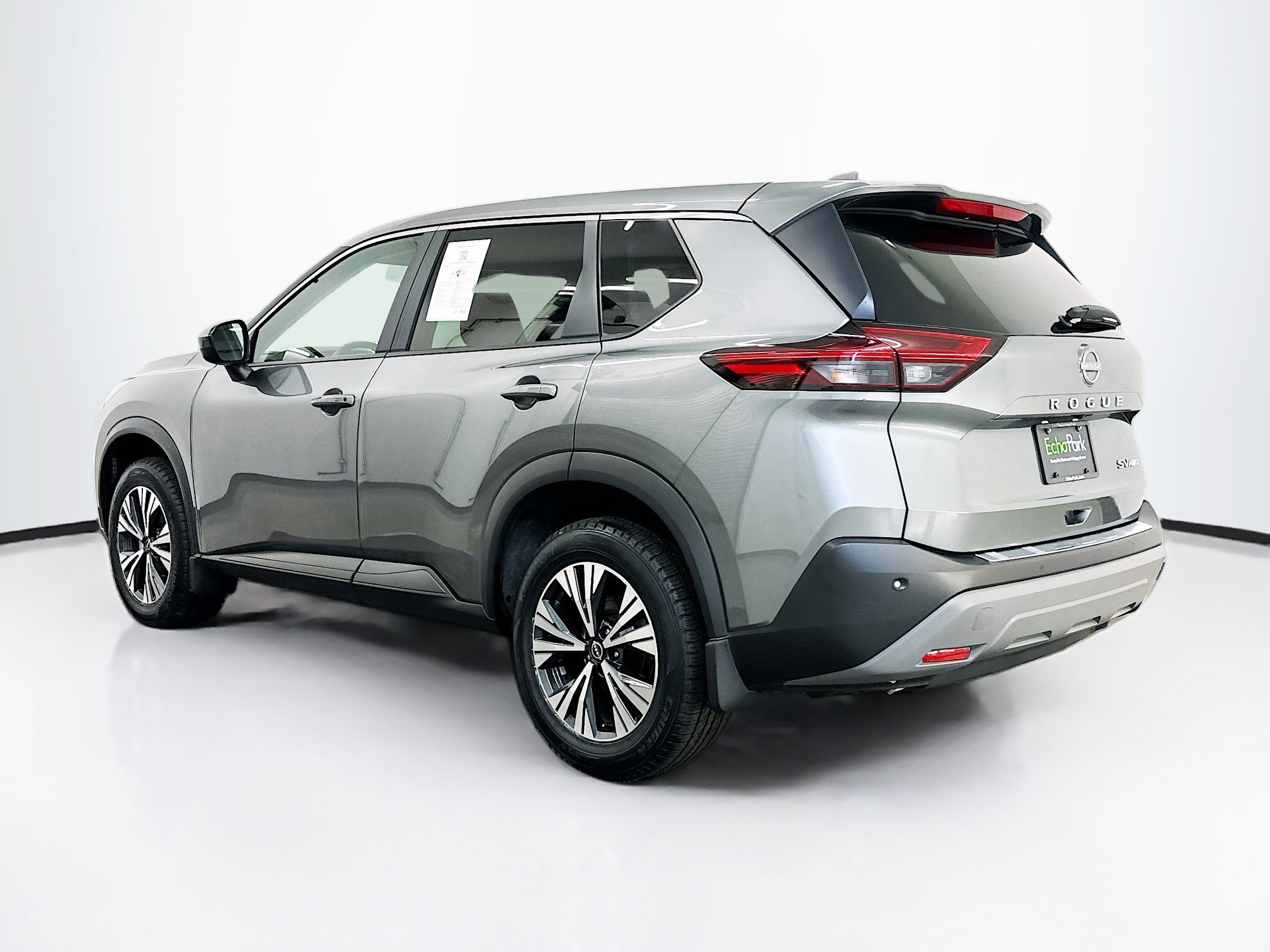 Used 2023 Nissan Rogue SV image 5