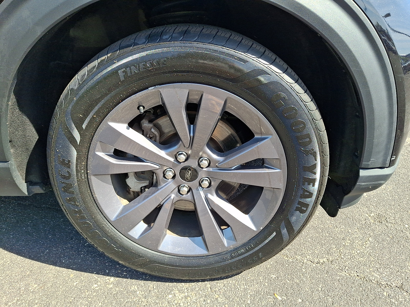 Used 2022 Ford Explorer XLT w/ Equipment Group 202A AWD/4WD image 8