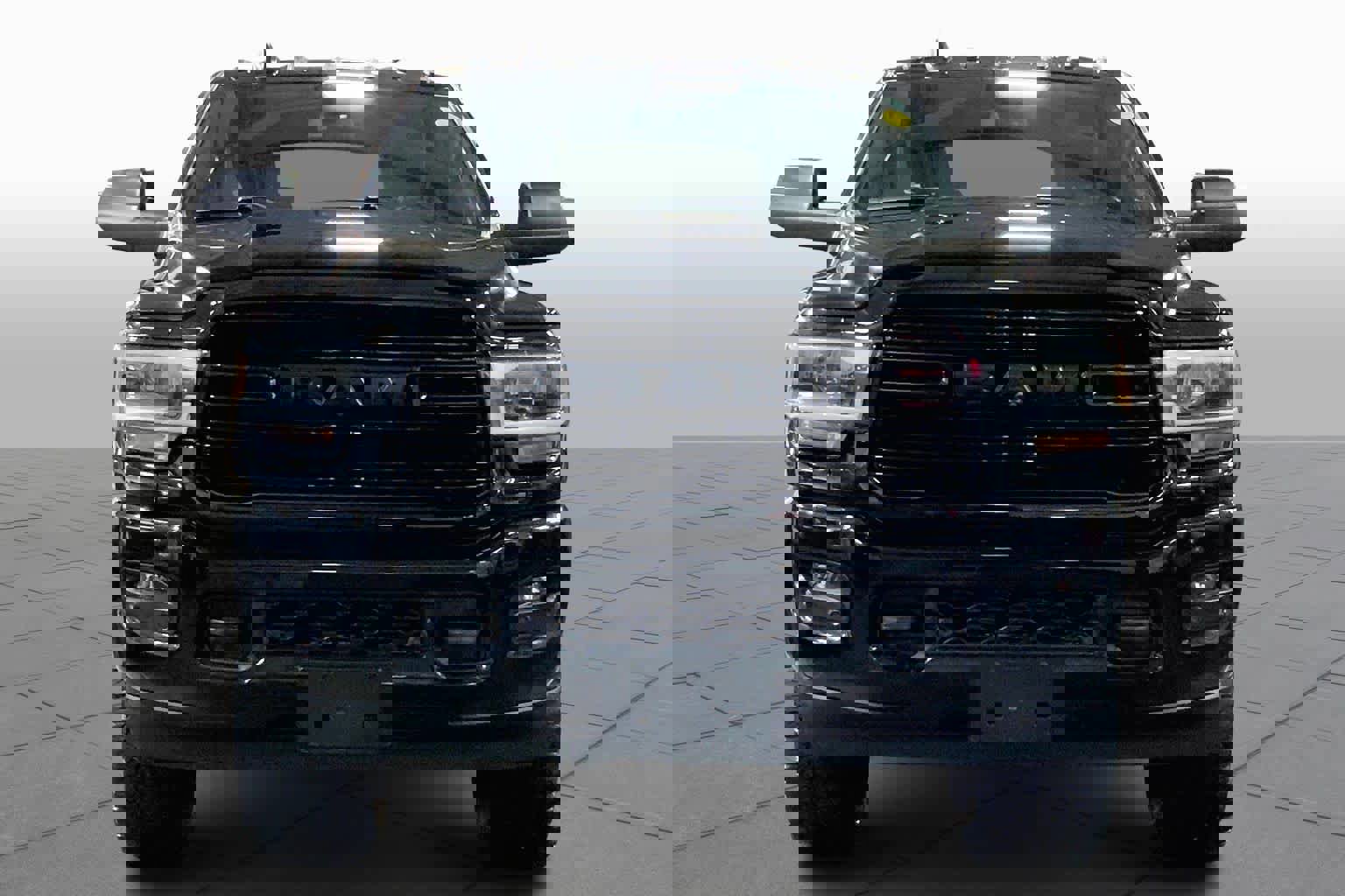 Used 2019 RAM 2500 Laramie AWD/4WD image 4