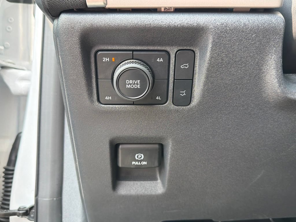 Used 2025 Ford Expedition Active AWD/4WD image 13