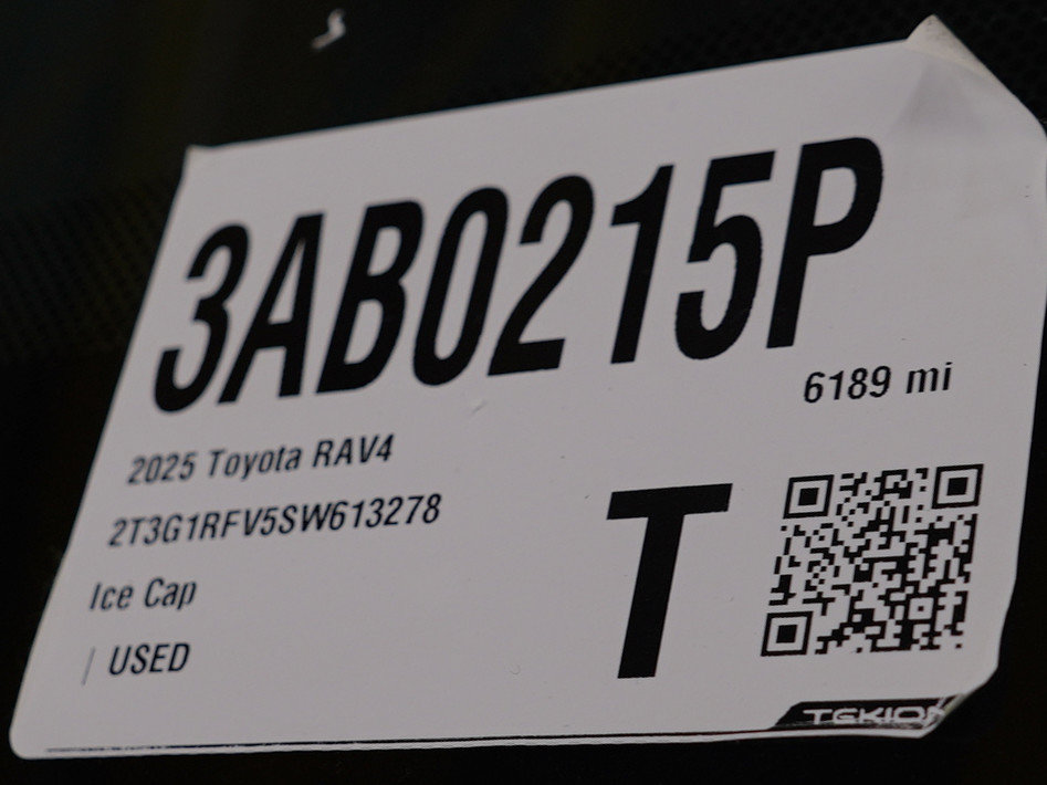 Used 2025 Toyota RAV4 LE AWD/4WD image 30
