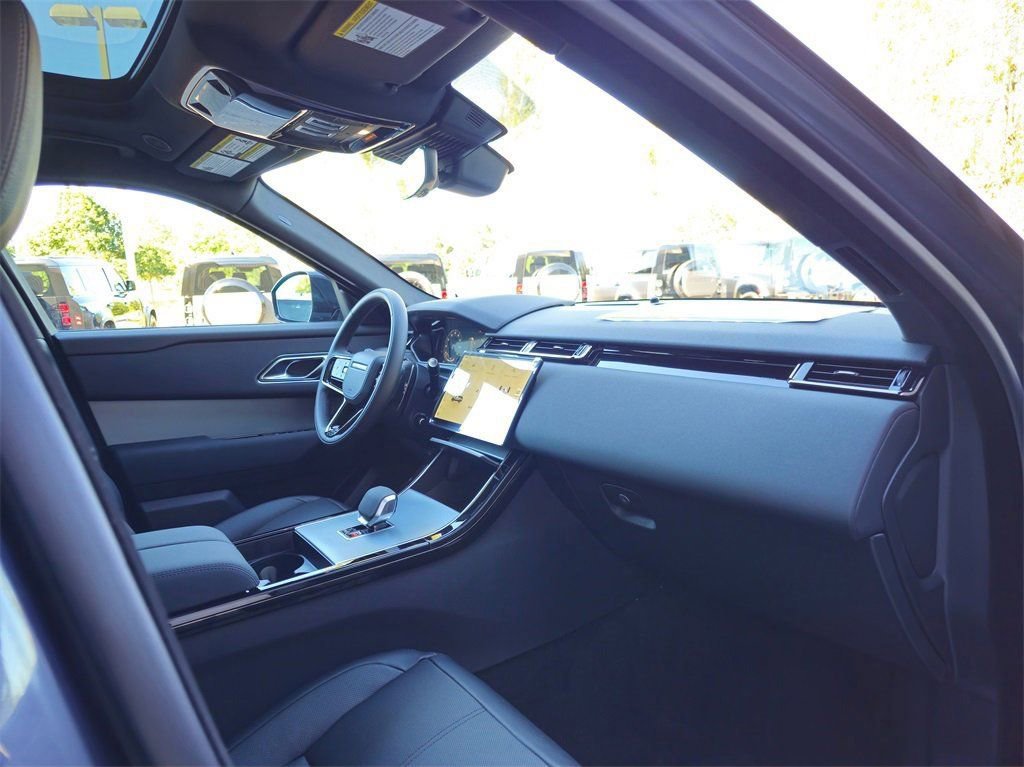 New 2025 Land Rover Range Rover Velar S AWD/4WD image 35