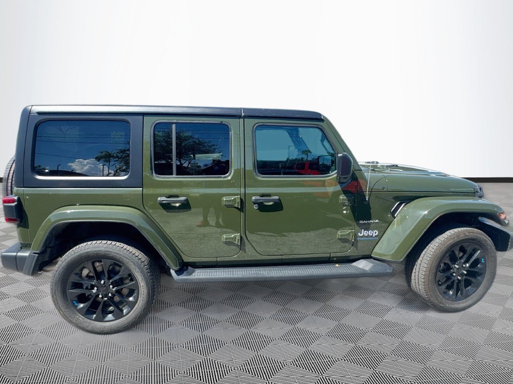 Used 2023 Jeep Wrangler Unlimited Sahara w/ Cold Weather Group AWD/4WD image 5