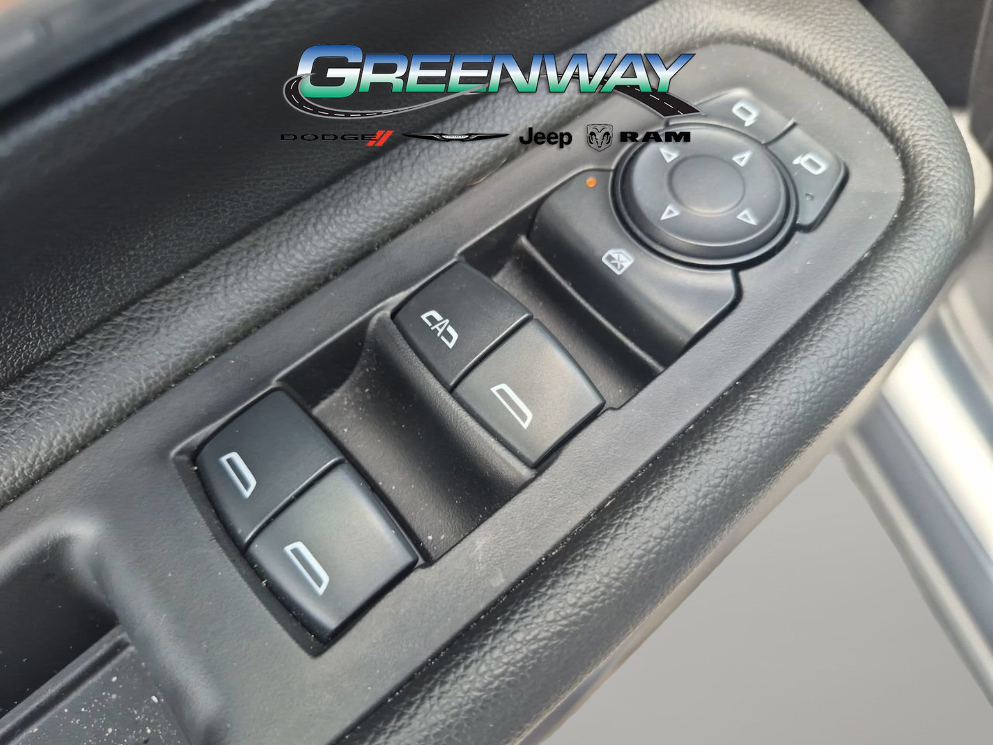 Used 2024 GMC Terrain SLE FWD image 13