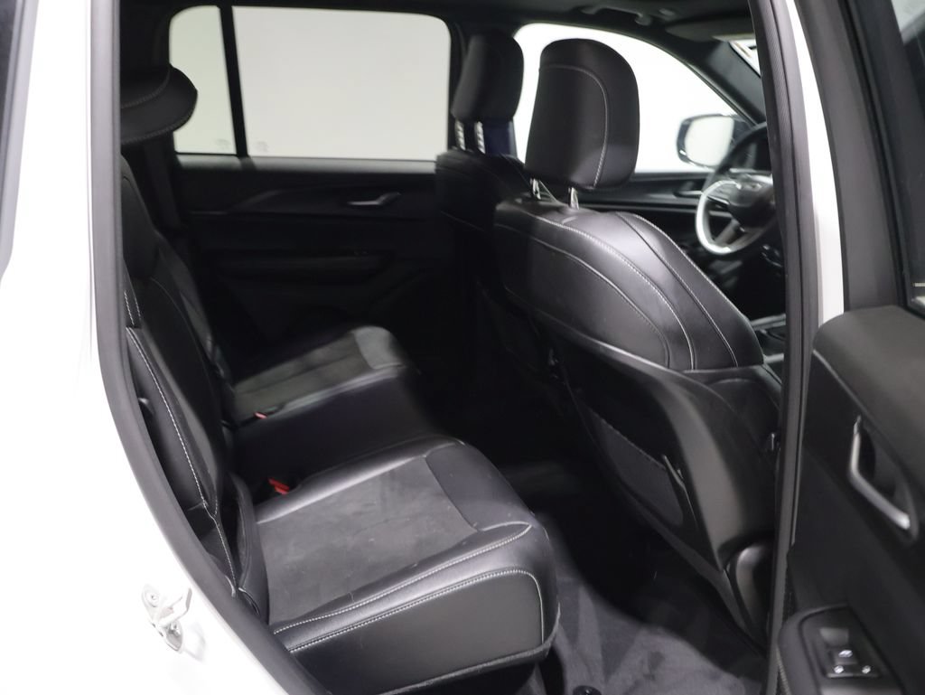 Certified 2023 Jeep Grand Cherokee Altitude AWD/4WD image 20