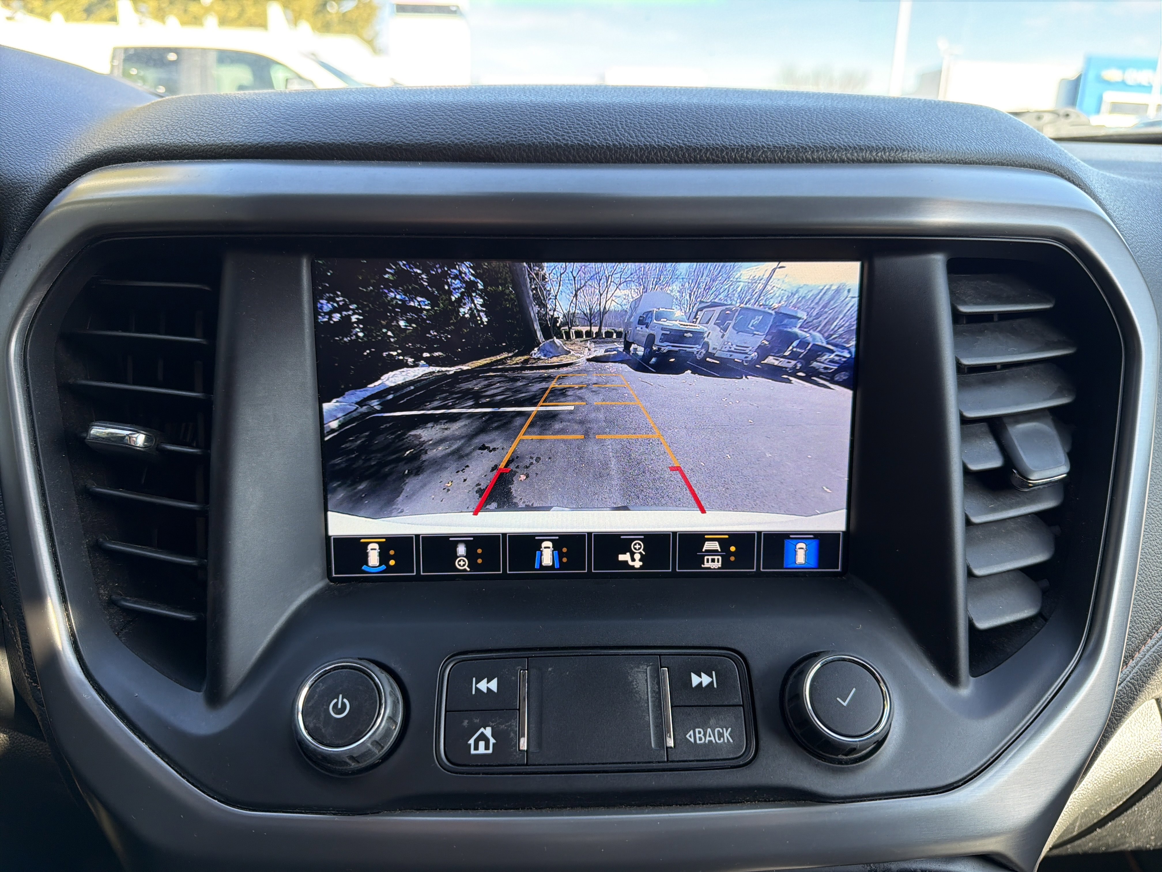 Used 2023 GMC Acadia AT4 w/ Technology Package image 24