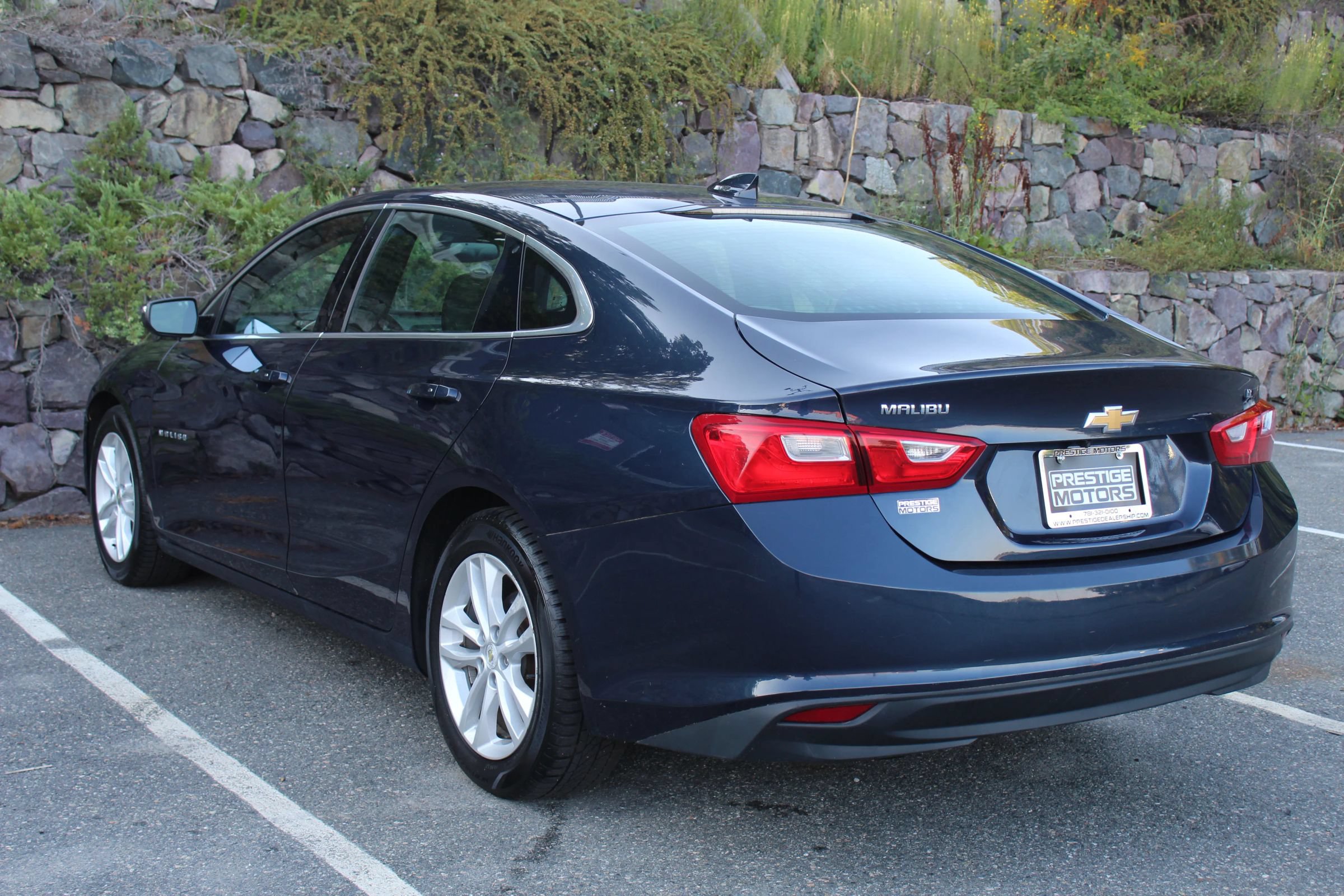 Used 2016 Chevrolet Malibu LT FWD image 7