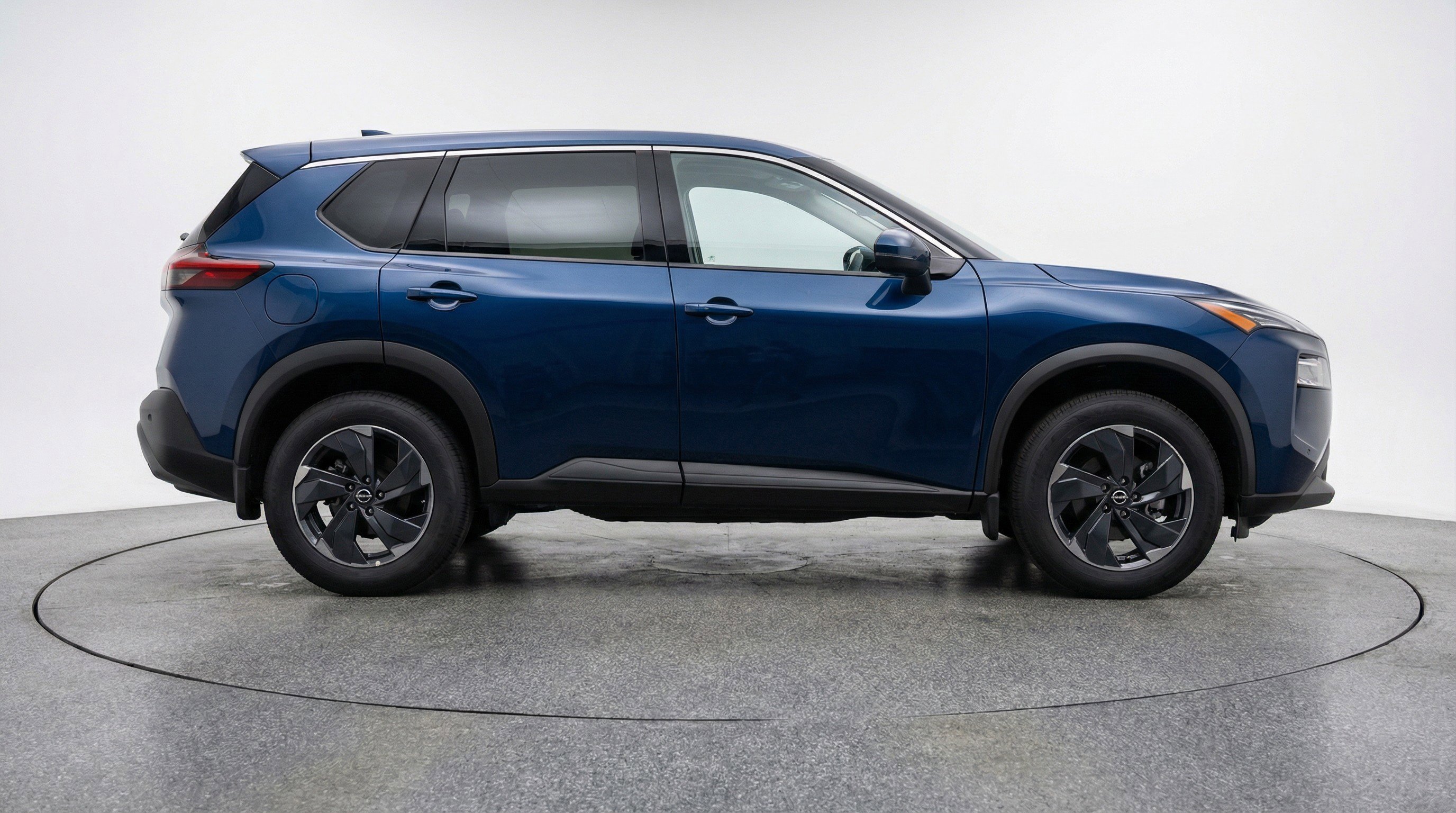 Used 2025 Nissan Rogue SV FWD image 11