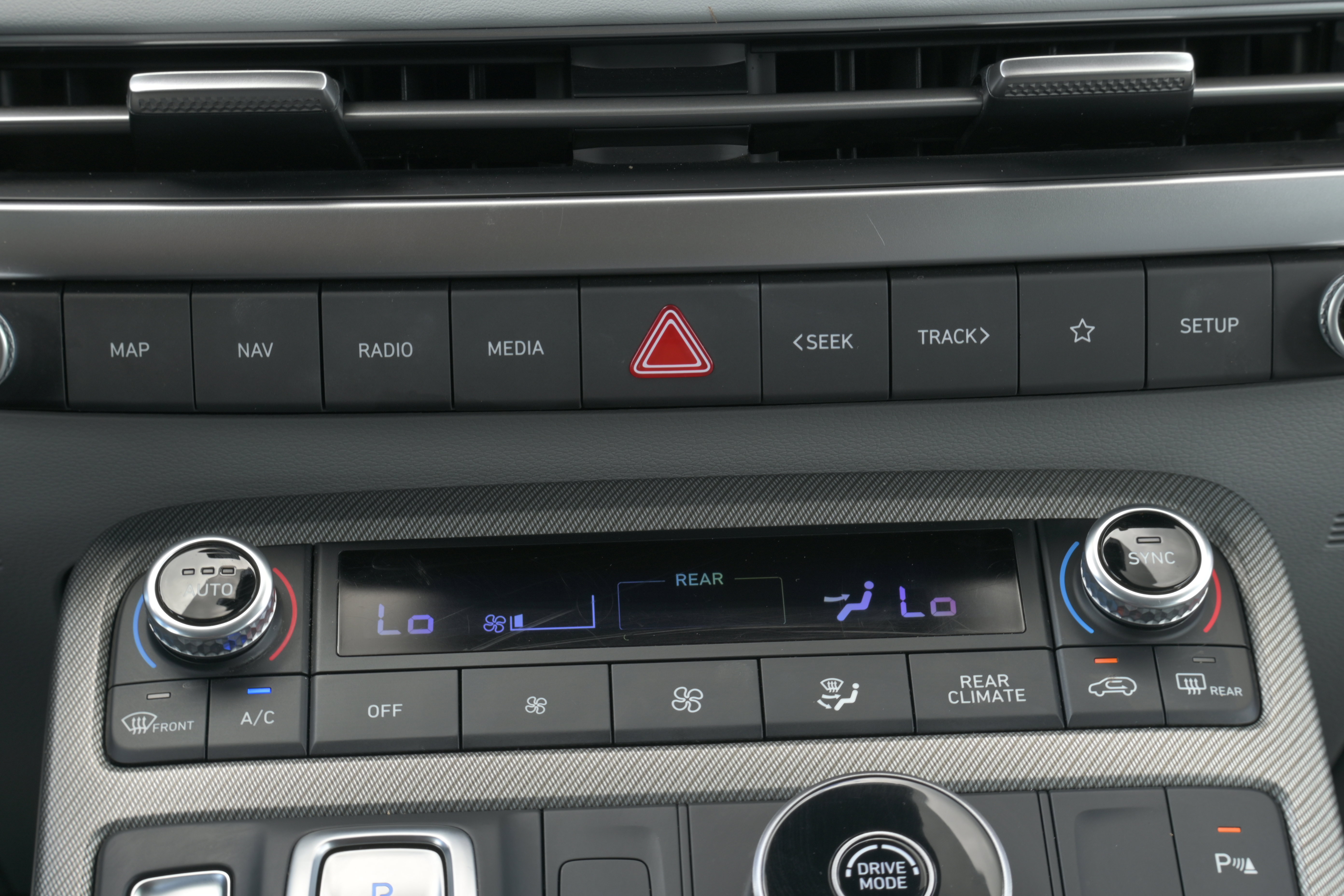 Used 2024 Hyundai Palisade SEL w/ Premium Package image 17