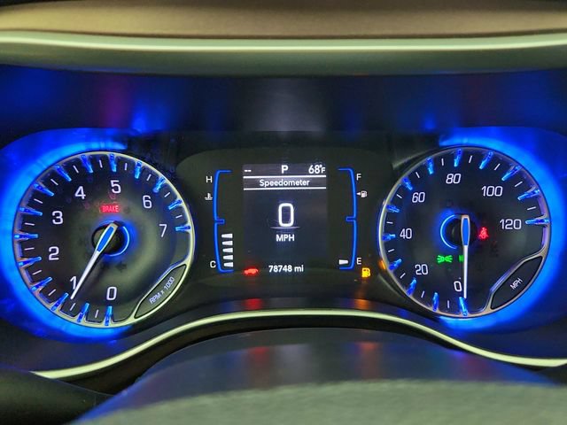 Used 2019 Chrysler Pacifica Touring-L FWD image 11