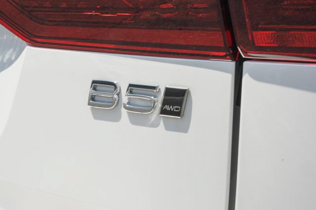 New 2026 Volvo XC60 B5 Ultra w/ Protection Package Premier AWD/4WD image 8