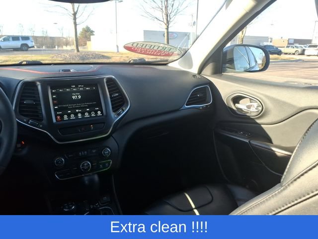 Used 2022 Jeep Cherokee Trailhawk AWD/4WD image 12