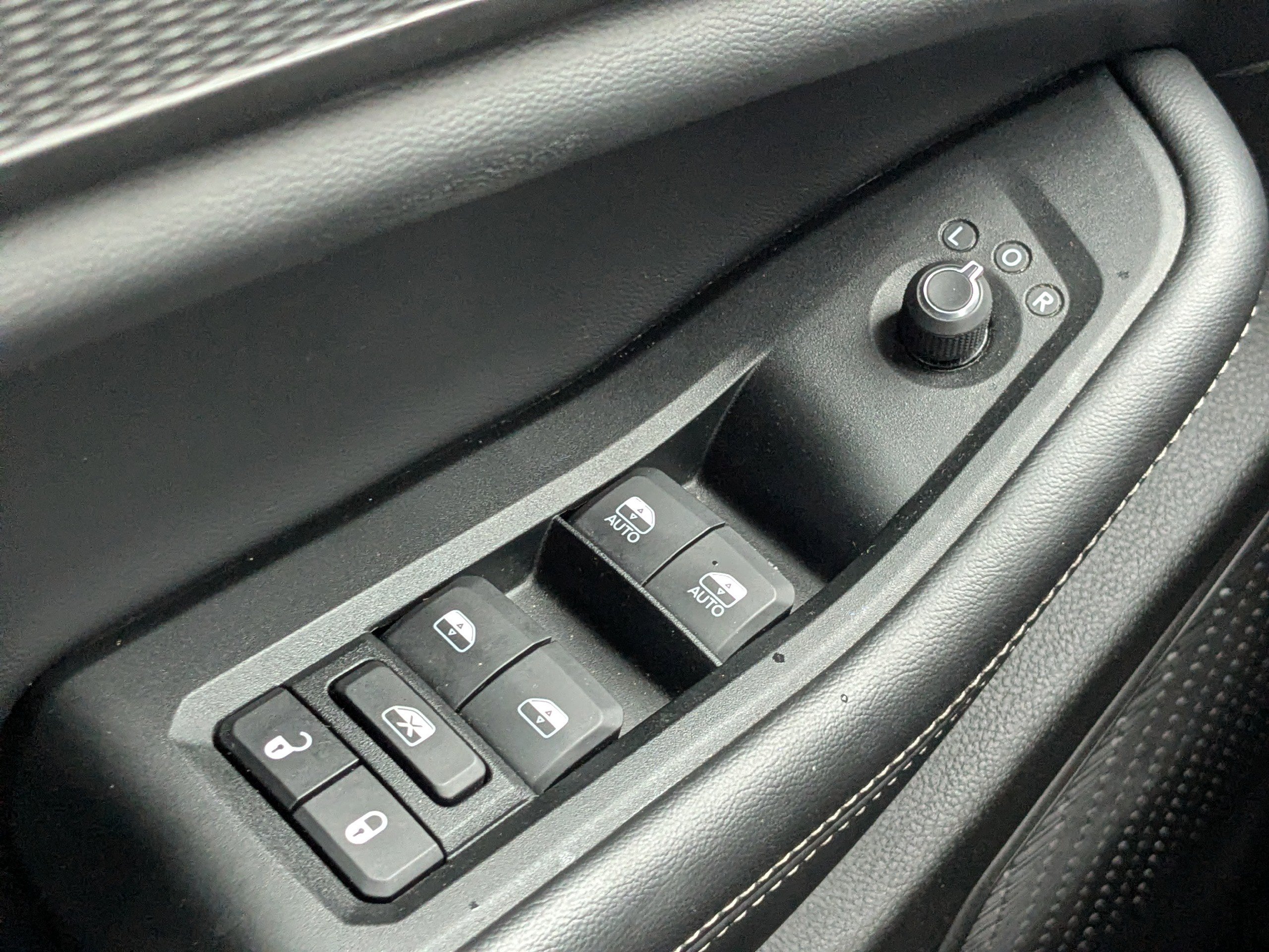 Certified 2024 Jeep Grand Cherokee L Laredo image 22