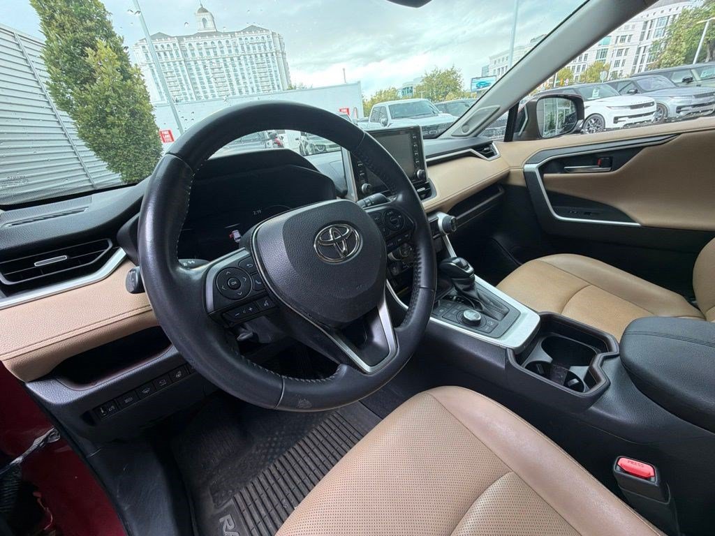 Used 2021 Toyota RAV4 Limited AWD/4WD image 16