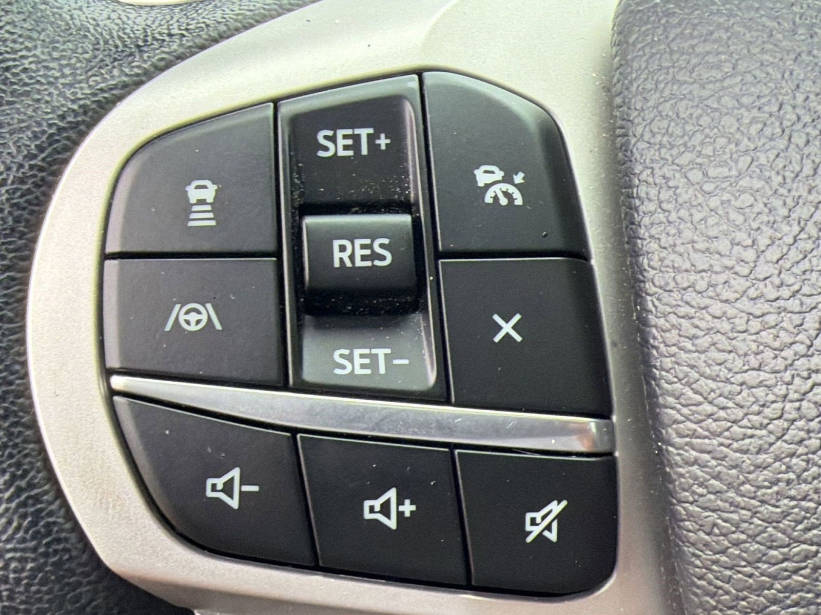 Used 2023 Ford Explorer Limited w/ Limited Technology Package RWD image 14