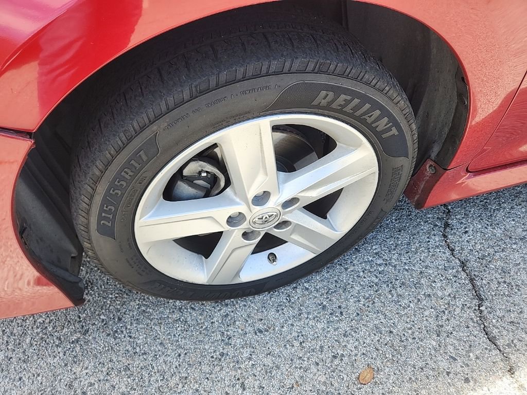 Used 2014 Toyota Camry SE image 9