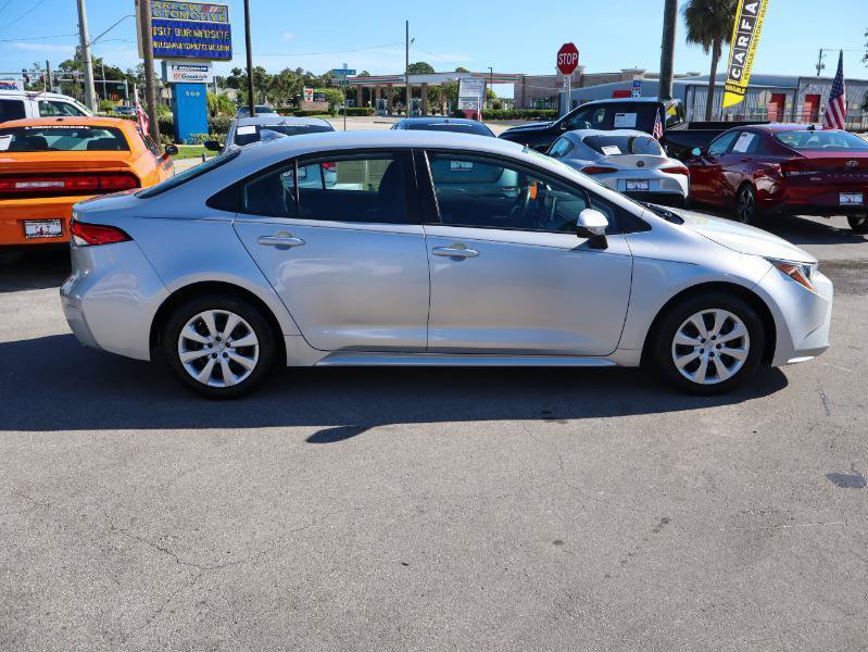 Used 2021 Toyota Corolla LE FWD image 6