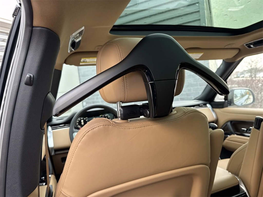 New 2026 Land Rover Range Rover SE image 16