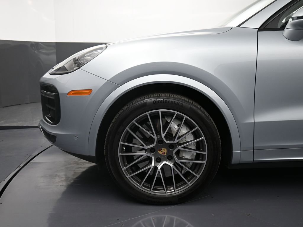 Certified 2022 Porsche Cayenne Turbo AWD/4WD image 12