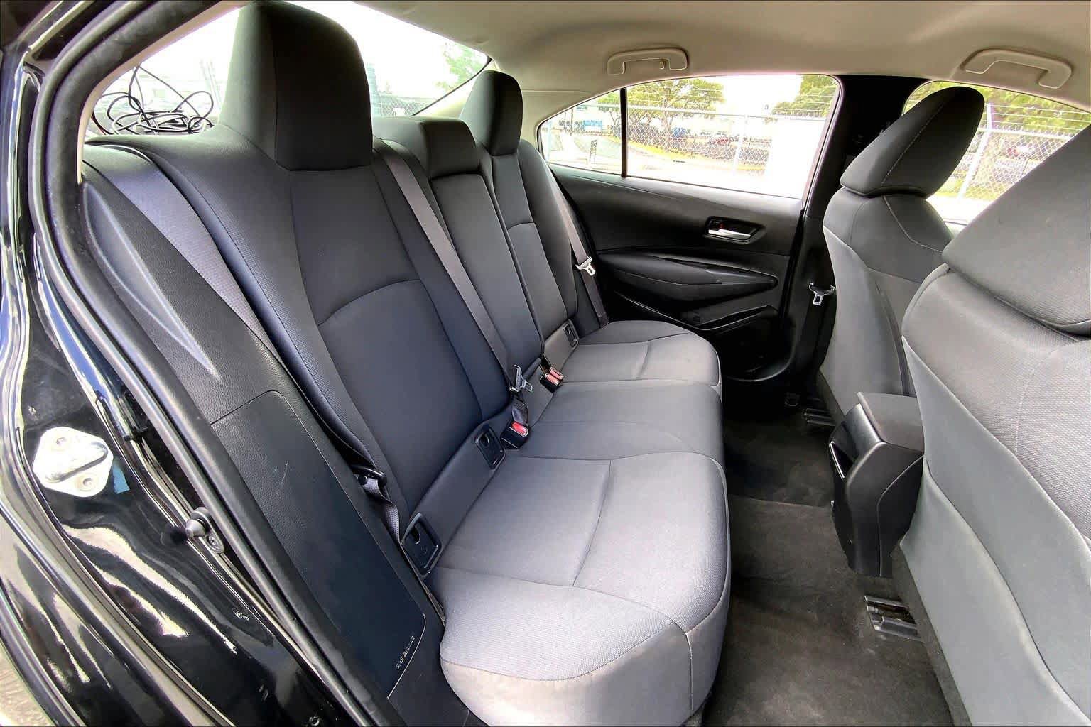 Used 2021 Toyota Corolla LE FWD image 19